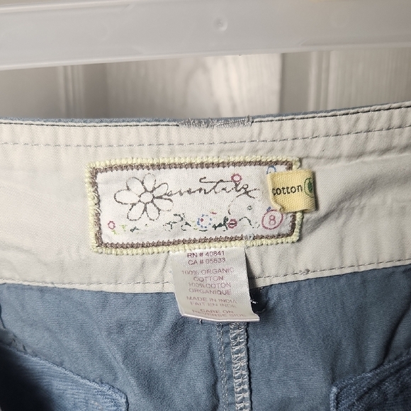 Aventura Gray Bermudas with Adjustable Cuffs - Picture 2 of 3